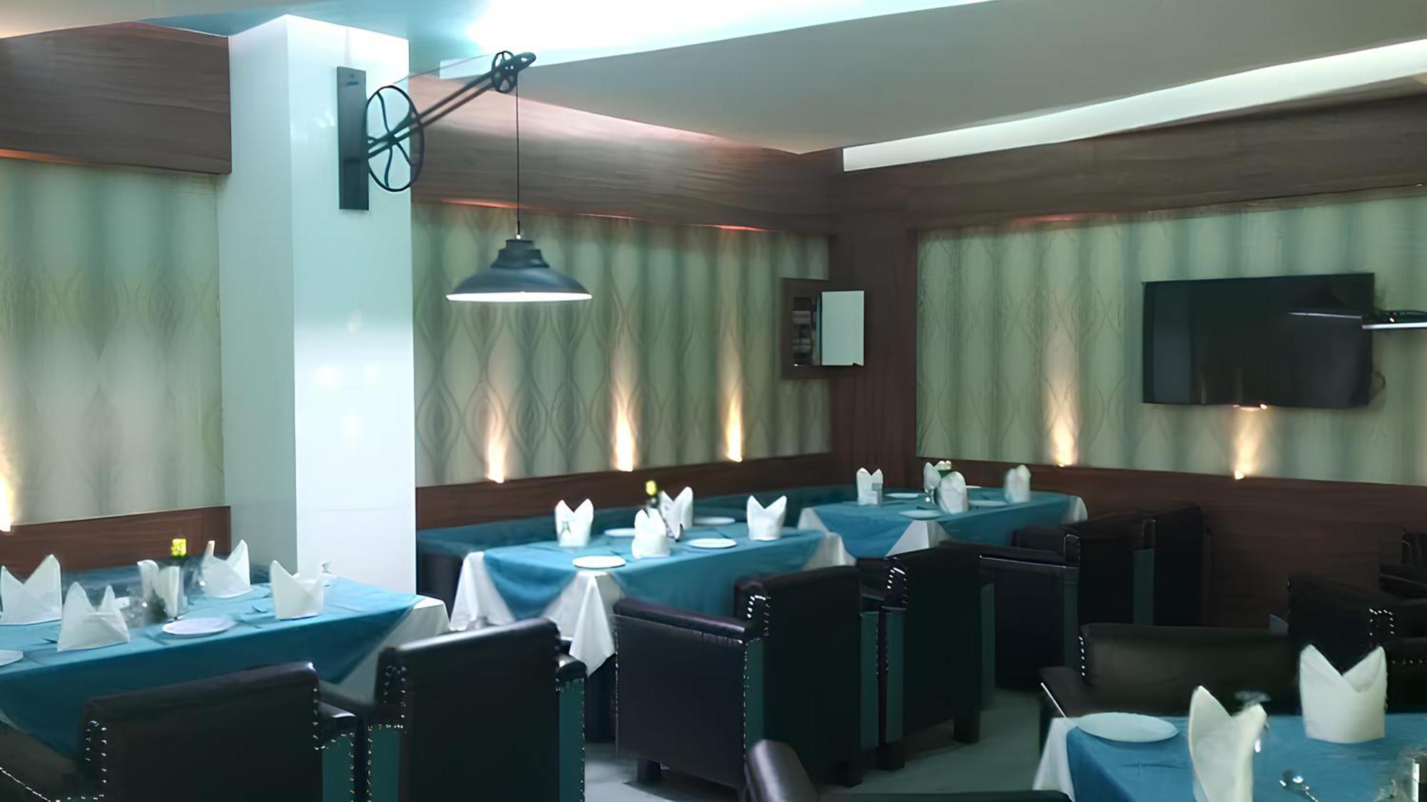 בארילי Club 7 Resort And Banquets מראה חיצוני תמונה