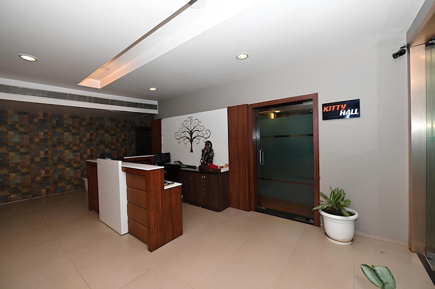 בארילי Club 7 Resort And Banquets מראה חיצוני תמונה